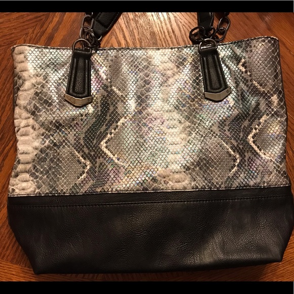 Sharp Iridescent Alligator Print Tote Bag! - Picture 8 of 16